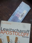 Apostoloff mit Lesezeichen