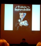 Leo Fischer liest u.a. aus den "Fröhlichen Hundegeschichten".